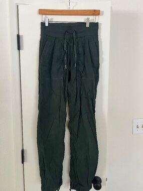Lululemon dance studio midrise pant size 4